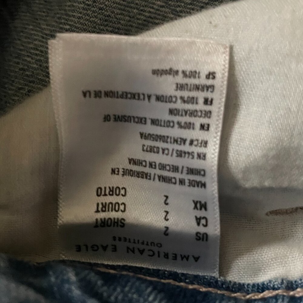 American Eagle, 2 Short, Distressed Tom Girl Jeans. - Picture 9 of 9